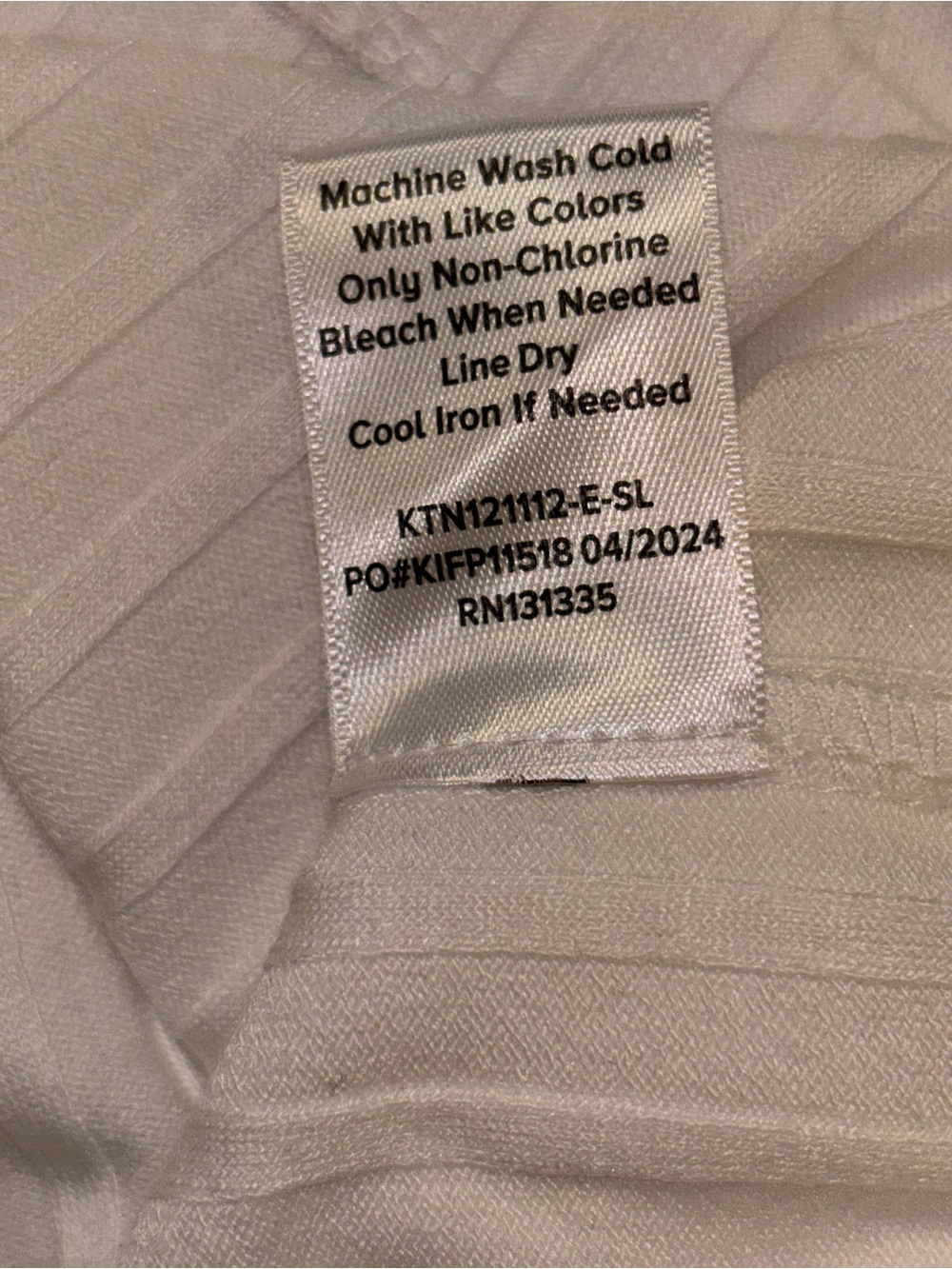 Evereve White Ribbed Knit Sleeveless V‑Neck Top - Picture 3 of 3